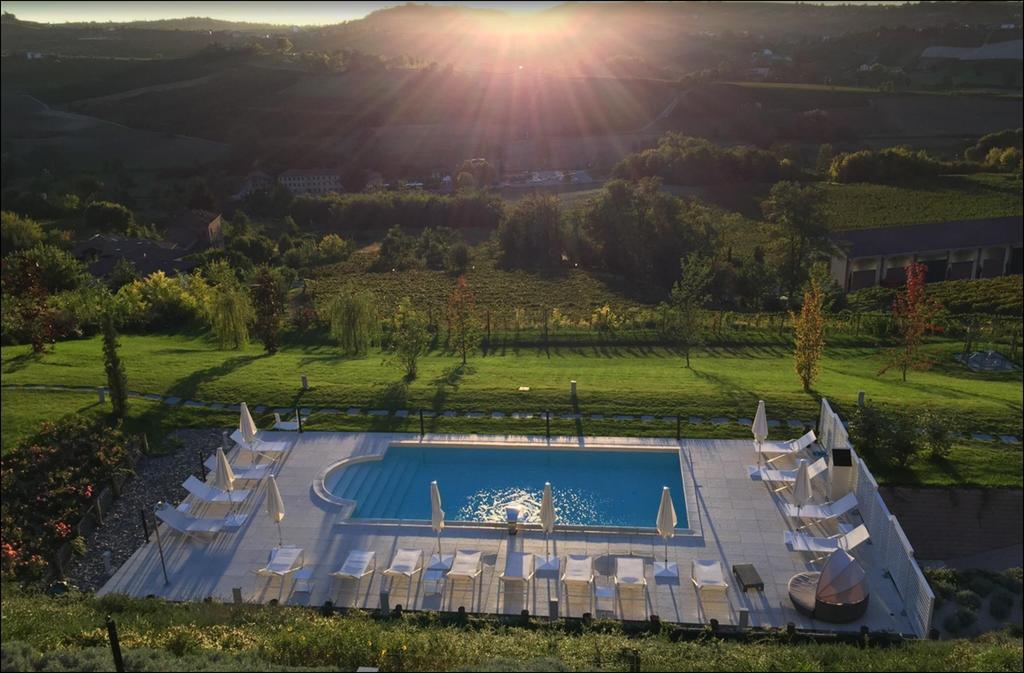 Villa Fontana Relais Suite & Spa Agliano Terme Exterior photo